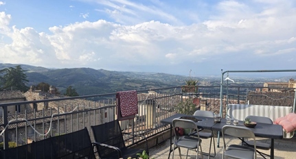 Ägarlägenhet i Umbrien, Todi, Umbria, Perugia, Todi