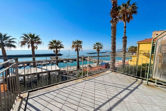 Ägarlägenhet i Riva ligure, Ligurien, Provincia di imperia, Riva Ligure