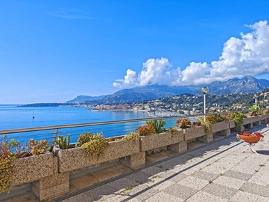 Ägarlägenhet i Ventimiglia, Ligurien, Provincia di imperia, Ventimiglia