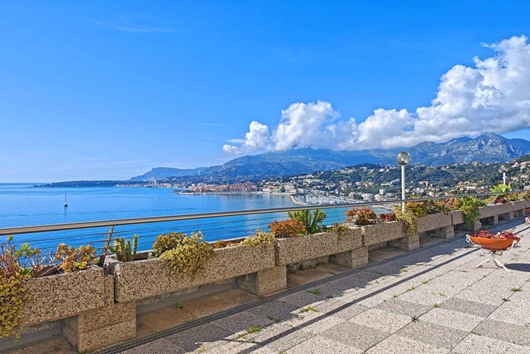 Ägarlägenhet i Ventimiglia, Ligurien, Provincia di imperia, Ventimiglia