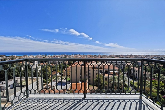 Ägarlägenhet i Bordighera, Ligurien, Provincia di imperia, Bordighera