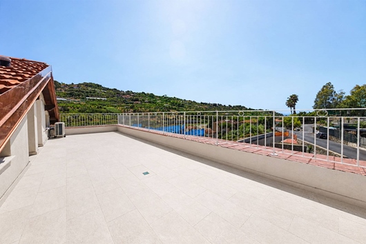 Ägarlägenhet i Bordighera, Ligurien, Provincia di imperia, Bordighera