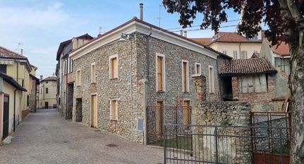 Radhus i Piemonte, Terzo, Alessandria, Terzo