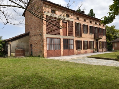 Radhus i Piemonte, Rocca darazzo, Asti, Rocca d'Arazzo