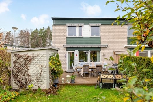 Radhus i Ekerö Gräsåker, Stockholm, Gräsåkersvägen 17A