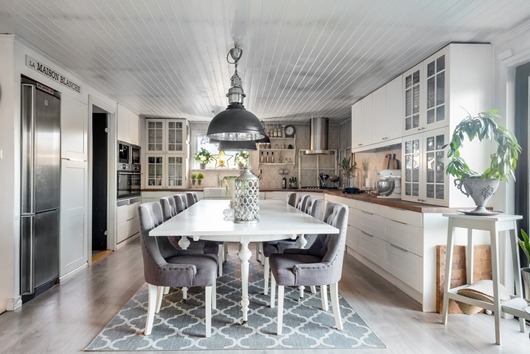 Villa i Ekerö Helgö, Stockholm, Västgårdsvägen 16