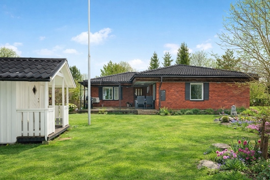 Villa i Adelsö Stenby, Stockholm, Ekerö, Marielundsvägen 2