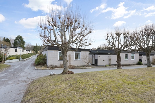 Radhus i Ekerö Hummelvreten, Stockholm, Bandygränd 22