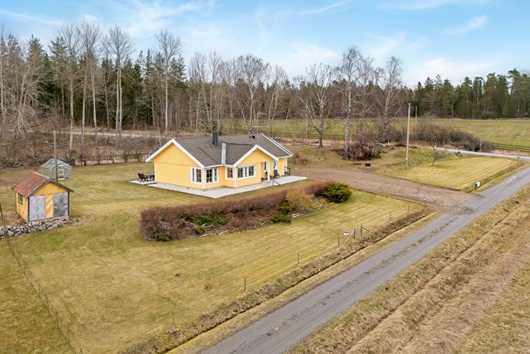 Villa i Ekerö Adelsö, Stockholm, Fridhemsvägen 2