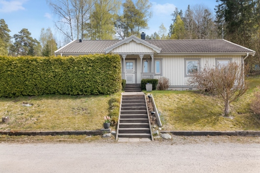 Villa i Ekerö Munsö, Stockholm, Kungsljusvägen 16