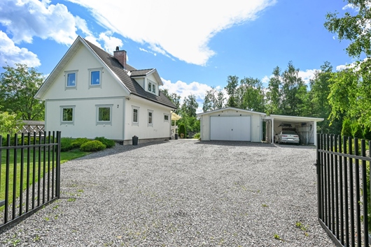 Villa i Munsö Ekeby, Stockholm, Ekerö, Släggvägen 2