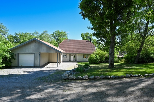 Villa i Färingsö Karlskär, Färentuna, Stockholm, Ekerö, Hasseluddsvägen 7