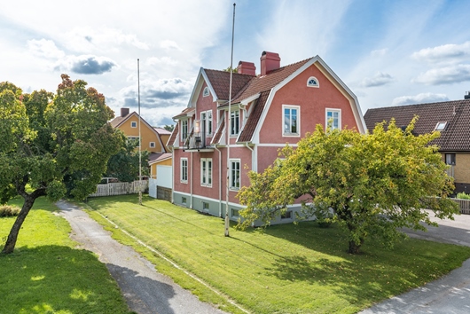 Villa i Holmen, ÖREBRO, Örebro, Brogatan 1A