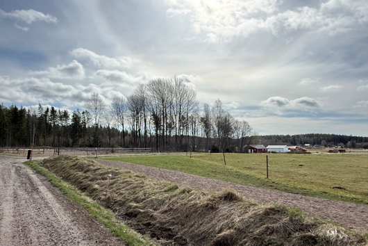 Tomt i Rudskogen, Karlstad, Värmland, Grava-Rud 888