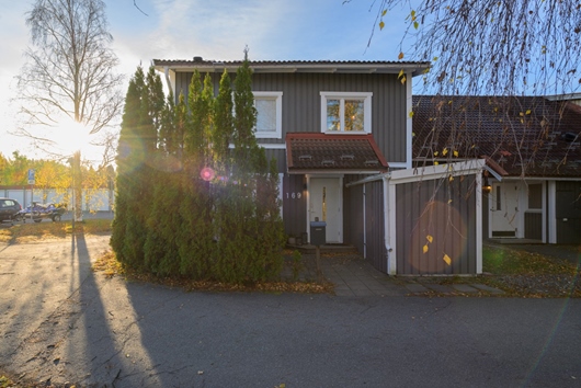 Radhus i Ersboda, Umeå, Västerbotten, Norra Slevgränd 169