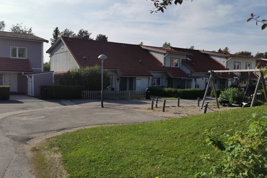 Radhus i Ersboda, Umeå, Västerbotten, Södra Slevgränd 83