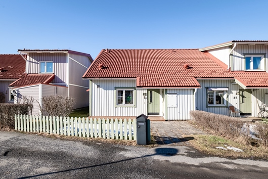 Radhus i Ersboda, Umeå, Västerbotten, Södra Slevgränd 83