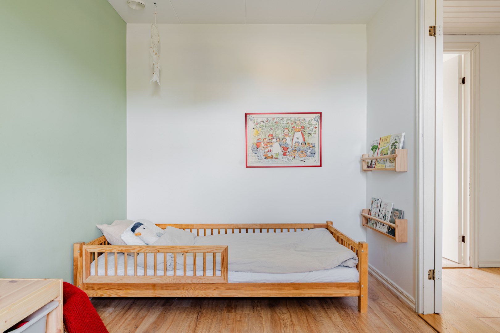 23