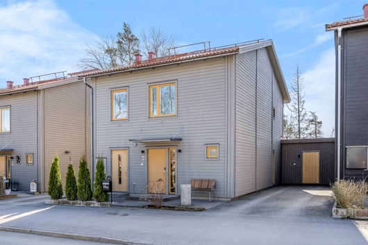 Radhus i Vega, Stockholm, Haninge, Barents väg 112