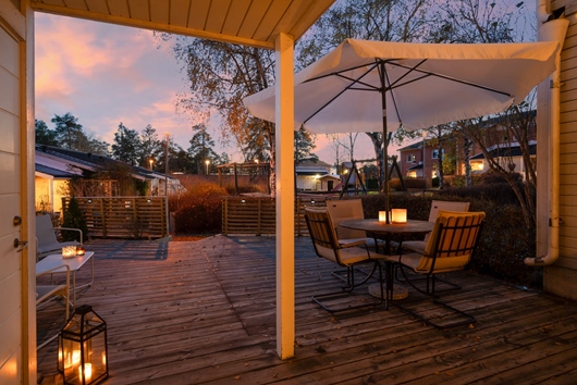 Radhus i Lötkärr, Vendelsö, Stockholm, Haninge, Oxhagsvägen 95