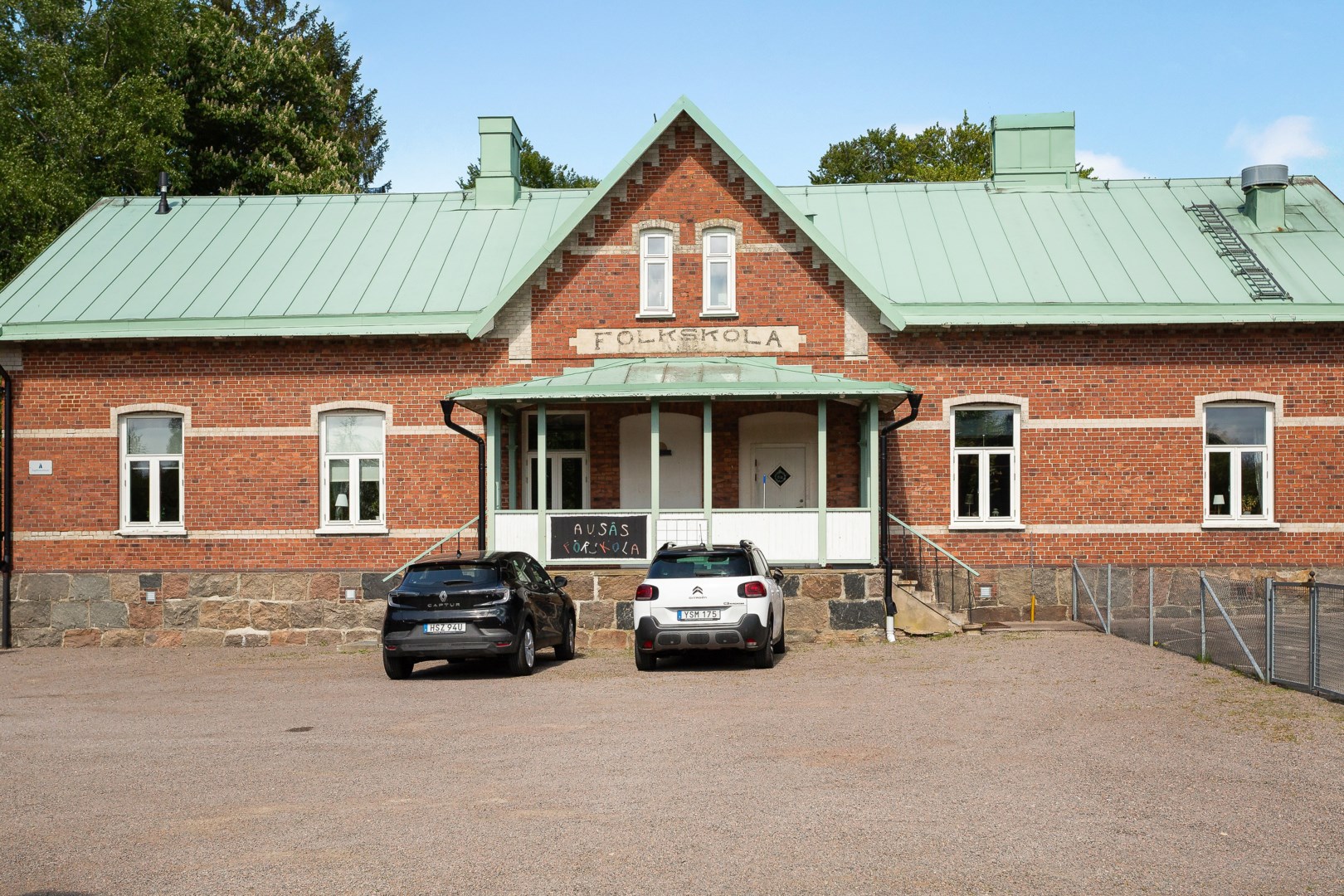 34