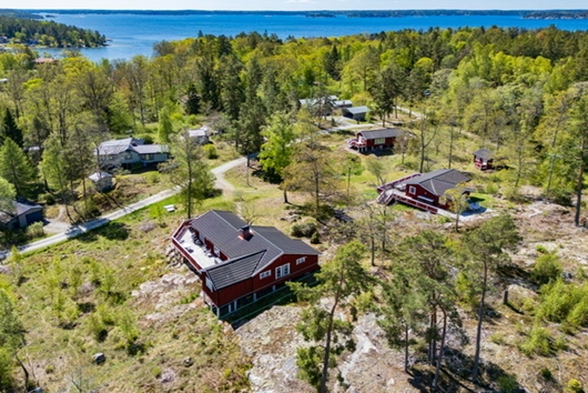 Villa i Ljusterö, Stockholm, Österåker, Bensviksringen 5