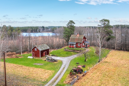 Villa i Katrineholm, Södermanland, Larsbo Kronoborg