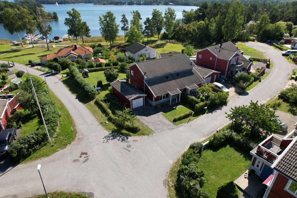 Villa i Djurö, Djurhamn, Sverige, Skepparövägen 34