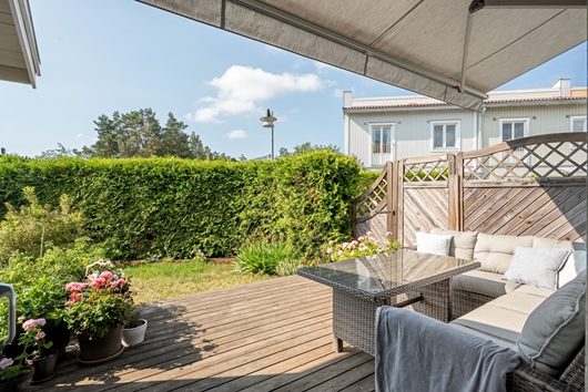 Radhus i Torshäll, Värmdö, Hemmesta, Stockholm, Äppelblomsvägen 45