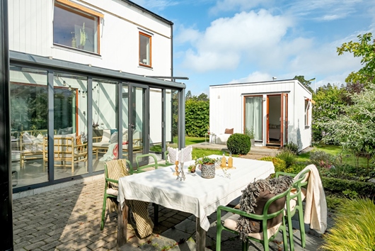 Radhus i Mörtnäs, Värmdö, Stockholm, Blomsterslingan 7