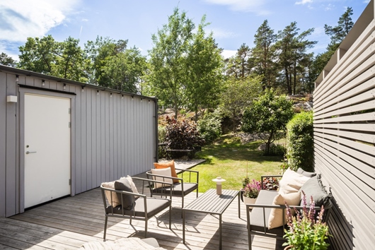 Radhus i Mörtnäs, Värmdö, Stockholm, Ängsblomsvägen 22