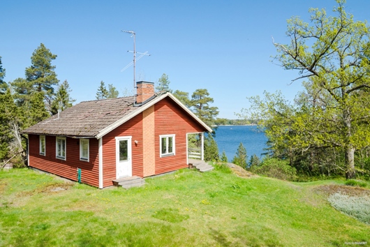 Fritidshus i Hässelmara, Värmdö, Stockholm, Hässelviksvägen 33