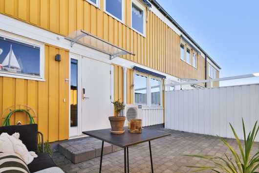 Radhus i Näset, Västra Frölunda, Göteborg, Västra Götaland, Vallhamnsgatan 58