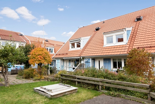 Radhus i Sisjön, Askim, Göteborg, Västra Götaland, Askims domarringsväg 218