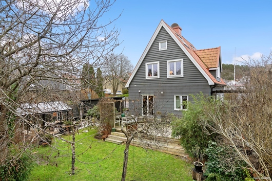 Villa i Påvelund, Västra Frölunda, Göteborg, Västra Götaland, Rönngatan 15