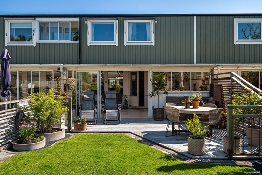 Radhus i Kannebäck, Västra Frölunda, Göteborg, Västra Götaland, Bronsfyndsgatan 19