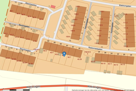 Radhus i Järnbrott, Västra Frölunda, Göteborg, Västra Götaland, Radiomastgatan 44