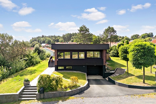 Villa i Hult, Askim, Göteborg, Västra Götaland, Askims nämndemansväg 6