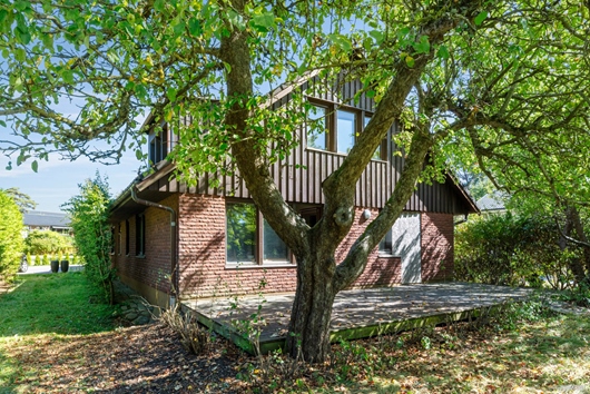 Villa i Bärgatorna/Önnered/Tynnered, Västra Frölunda, Göteborg, Västra Götaland, Hjortronvägen 7B