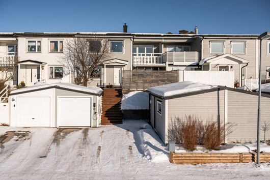 Radhus i Klockarberget, Njurunda distrikt, Dingersjö, Västernorrland, Sundsvall, Bakstuguvägen 14