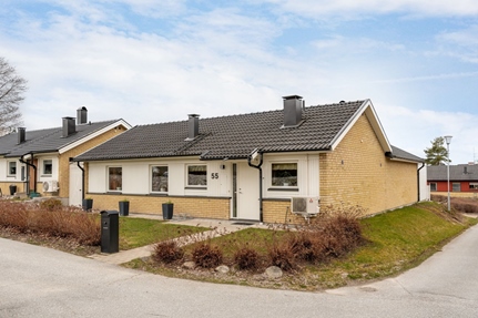 Radhus i Bettorp, Örebro, Buxbomsvägen 55