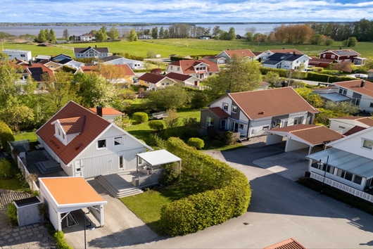 Villa i Ekeby-Almby, Örebro, Ekebyalmby, Lakevägen 27