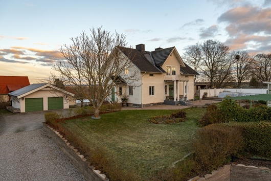 Villa i Ekeby, Kumla, Örebro, Frommesta 216