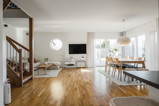 Villa i Hovsta, Örebro, Slingvägen 44