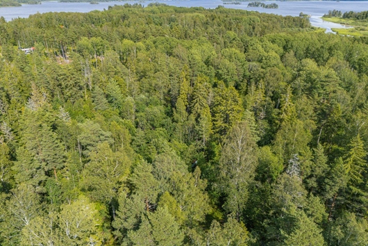 Tomt i Örebro, Backen 1:75