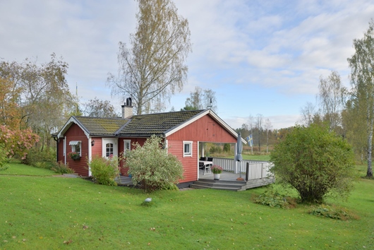 Fritidshus i Holmsbovallen, Kolsva, Västmanland, Skinnskatteberg, Lyckhemsvägen 7