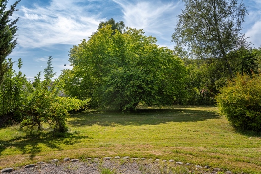 Tomt i Törnskogen, Sollentuna, Stockholm, Vaxmoravägen 1B