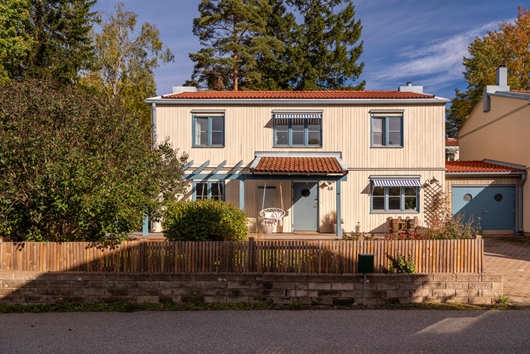 Villa i Kvarnskogen, Sollentuna, Stockholm, Murkelvägen 46
