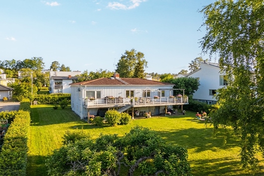 Villa i Edsviken, Sollentuna, Stockholm, Älgvägen 9
