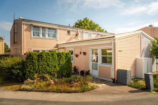 Radhus i Rotebro, Sollentuna, Stockholm, Vasavägen 216D